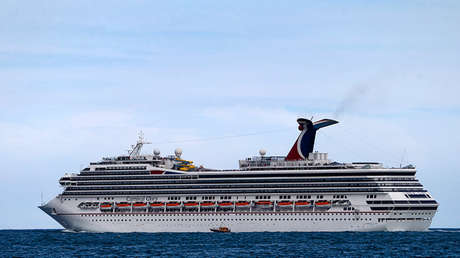 Un empleado de un crucero cae por la borda cerca de Cuba y aparece vivo 22 horas después