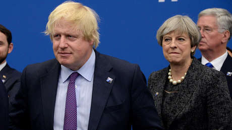 Zajárova, sobre Johnson: "Ni el rey de la excentricidad política quiso seguir en este bote roto"