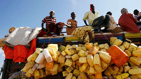 Un autobús vuelca en Kenia por la peste que despedía un zapato