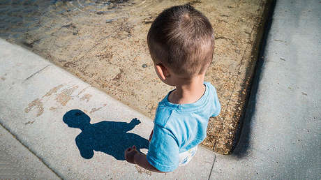 FOTOS: Antes de morir de un "sucio cáncer", un niño de 5 años publicó su propio obituario