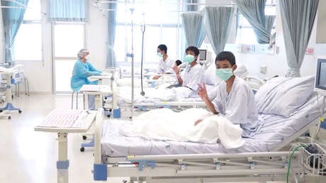 VIDEO: Difunden los primeros mensajes de los niños tailandeses rescatados