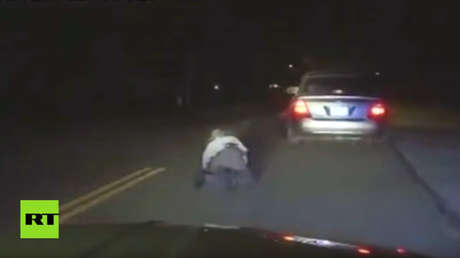 VIDEO: Fugitivo arrastra con su auto a un agente de tránsito a gran velocidad en EE.UU.