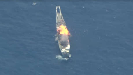 VIDEO: EE.UU. y sus aliados hunden una nave propia en demostración para la Armada china