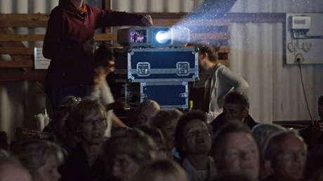 Prestigioso investigador de tortugas pierde un premio por presentar fotos inapropiadas de mujeres