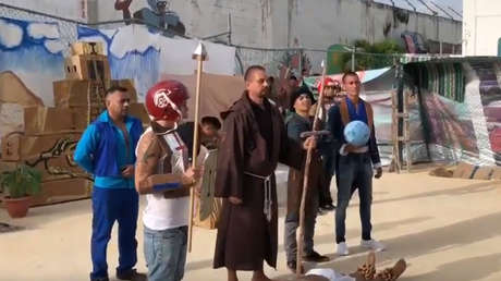 VIDEO: Reaparece el #LordNaziRuso actuando en una obra de teatro desde la cárcel