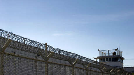 México: Dos presos vestidos como guardias escapan de una cárcel por la puerta principal