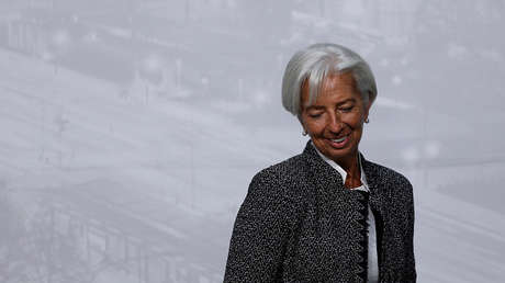 El avión de Lagarde aterriza de emergencia en Argentina