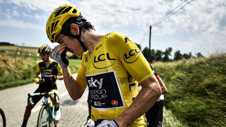 FOTOS: Interrumpen el Tour de Francia después de que la Policía lanzara gas lacrimógeno