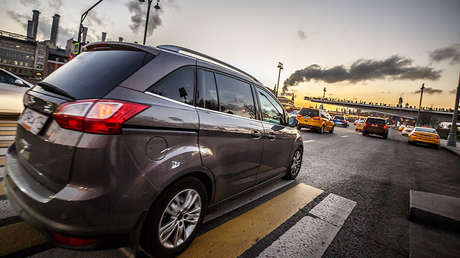 El Ministerio de Defensa ruso planea 'reclutar' coches privados si hay una guerra