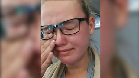 VIDEO: Una estudiante evita que Suecia deporte a un afgano negándose a tomar asiento en el avión