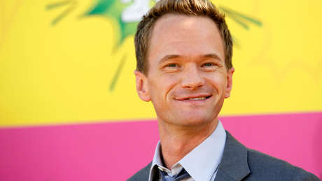 VIDEO: Una estrella de cine anima al Manchester United en pleno partido Manchester City-Liverpool