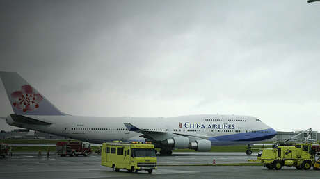 VIDEO: El inquietante momento en que un avión chino se sale de pista y suspende su aterrizaje