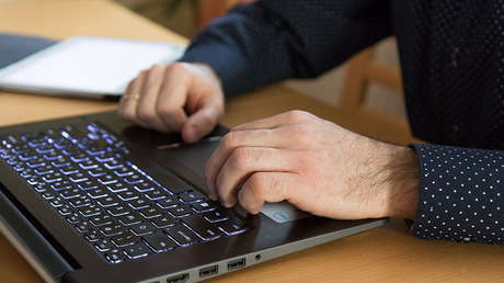 Un hombre se ahorca en vivo tras sufrir acoso verbal en un videochat