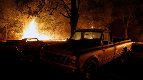 VIDEO: Captan un 'tornado de fuego' generado por incendios forestales en California