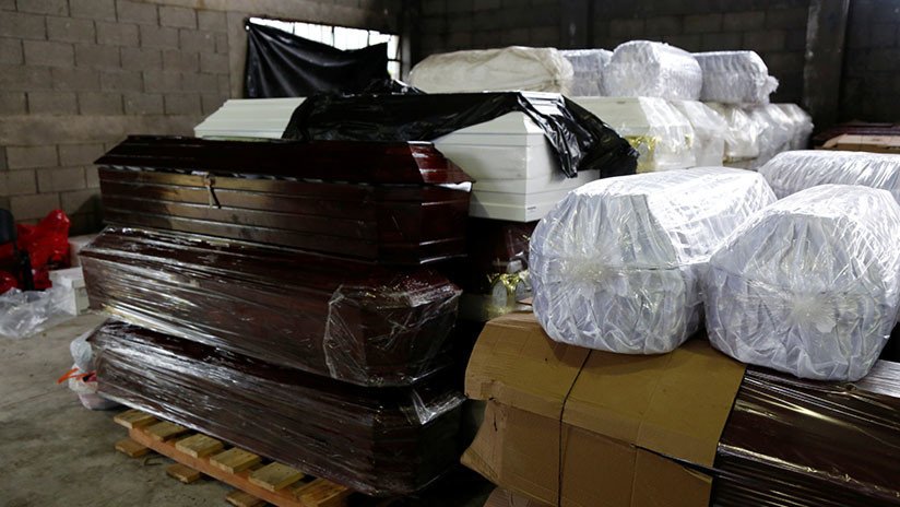 Caos funerario en China: Confiscan y destruyen miles de ataúdes en medio de la ira popular (FOTOS)