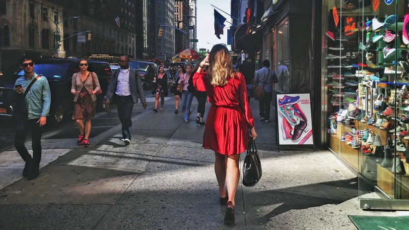 Francia da luz verde a la ley que prohíbe piropear en la calle