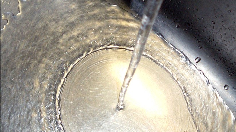 Científicos logran explicar un comportamiento del agua observado por Leonardo da Vinci