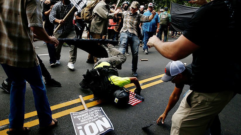 Virginia declara el estado de emergencia antes de aniversario del mitin de extrema derecha