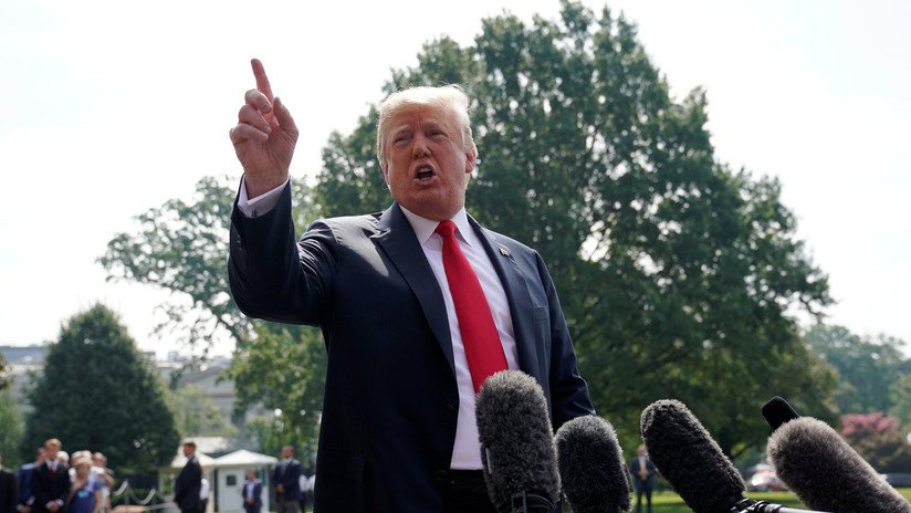 "Pago ridículo": Trump insta a los "países ricos" a ocupar el lugar de EE.UU. y financiar a Siria