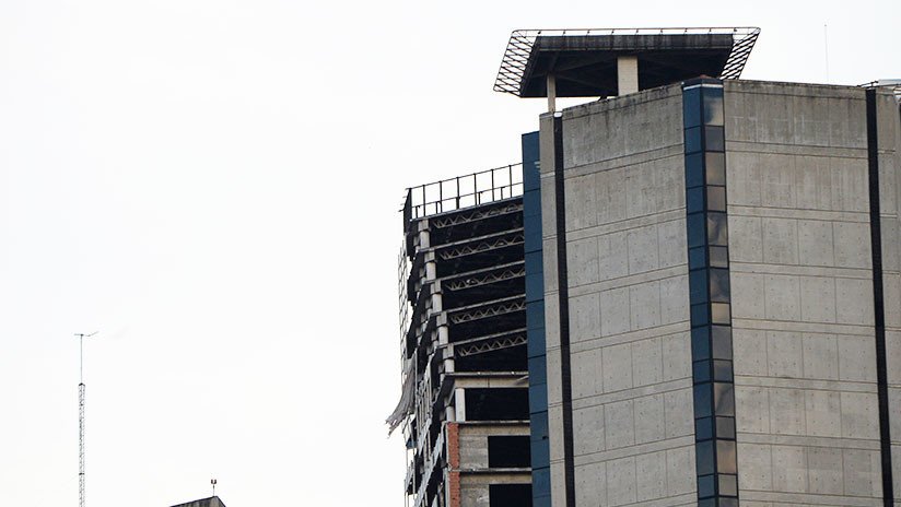 FOTO, VIDEO: Un rascacielos de Caracas se dobla durante el temblor