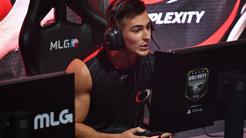 El jugador de 'Call of Duty' que dejó a la chica 'más sexi del mundo' pierde su segunda competición 