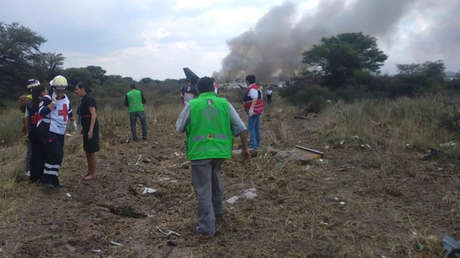PRIMERAS IMÁGENES: Se estrella un avión de pasajeros en México
