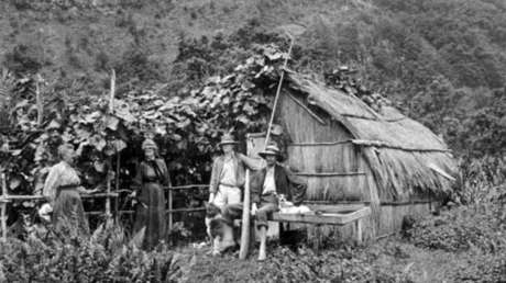 FOTOS: El británico que vivió con su familia en una isla deshabitada y volcánica por más de 30 años