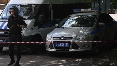 Vecinos sobre el hombre asesinado por sus hijas en Moscú: "Sacaba la pistola y amenazaba a todos"