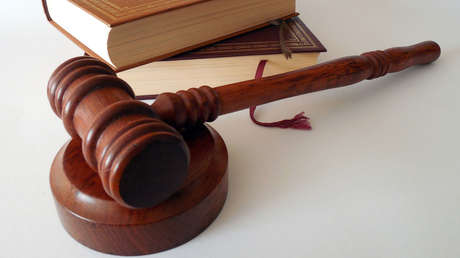 VIDEO: Un juez de EE.UU. ordena tapar la boca de un acusado con cinta adhesiva