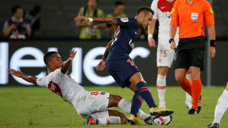 VIDEO: Neymar reaparece en un partido con el PSG y los rivales le dan un fuerte recibimiento