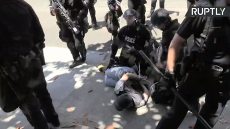 Al menos 9 detenidos durante dos marchas en California (VIDEO, FOTOS)