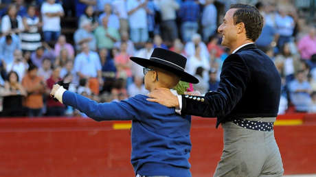 Procesan a tres tuiteros por desear la muerte de un niño enfermo de cáncer aficionado a los toros