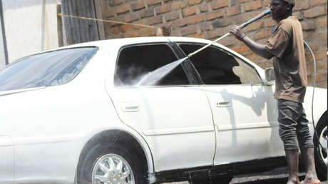 VIDEO: Un desconocido la ataca y le rompe el auto por negarse a darle su número de teléfono