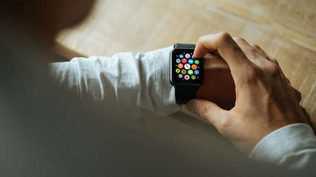 Reloj inteligente advierte a un joven de anomalías en su ritmo cardíaco y los médicos descubren esto