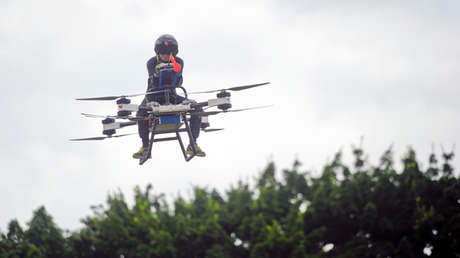 VIDEO: Un inventor chino muestra su 'scooter volador' de diseño casero