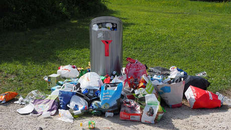 VIDEO: La extraña (y divertida) protesta de un jugador de béisbol ante el árbitro que lo expulsó
