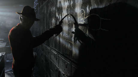 Condenan a 42 años de prisión a un 'payaso' que mató a un hombre con un guante a lo Freddy Krueger