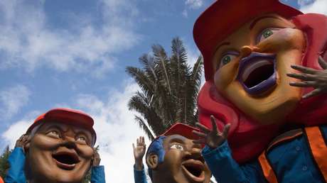 Bogotá celebra sus 480 años con un colorido desfile, colofón del XXII Festival de Verano