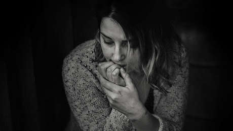 VIDEO: Graban a un hombre vertiendo ácido junto a una mujer indígena en Cancún 