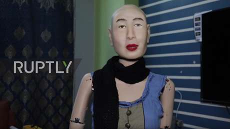 VIDEO: Rashmi, la primera robot humanoide que habla hindi, revela su lado más espiritual