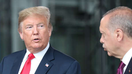 Pence: "Turquía no debe poner a prueba la determinación de Trump sobre el detenido pastor Brunson"