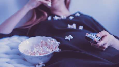 Los peligros para la salud del picoteo antes de dormir