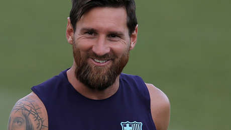 ¿Genialidad o truco?: El sorprendente caño de Messi a un periodista que trastorna a la Red (VIDEO)