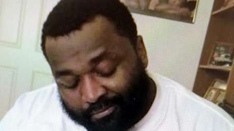 VIDEO: Uno de los asesinos más buscados por el FBI hace el 'Kiki challenge' camino a la cárcel