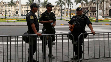 FUERTE VIDEO: Hijo mata a puñaladas a su padre en plena calle en Perú