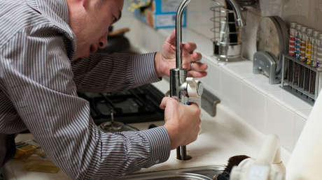 Asesina al plomero por haberse tomado una pausa demasiado larga para almorzar