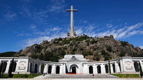 Un nieto de Franco asegura que la familia se hará cargo de los restos tras la exhumación