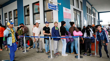 Ecuador suspende requisito de pasaporte para ingreso de venezolanos a su territorio por 45 días