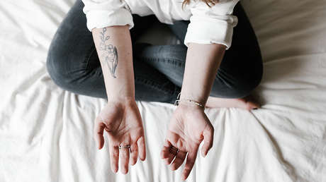 Detenidos ocho hombres por secuestrar, violar y tatuar esvásticas a una joven en Marruecos (VIDEO)