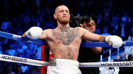 "Cobarde tembloroso": Conor McGregor insulta al padre de su rival ruso y ésta es su respuesta